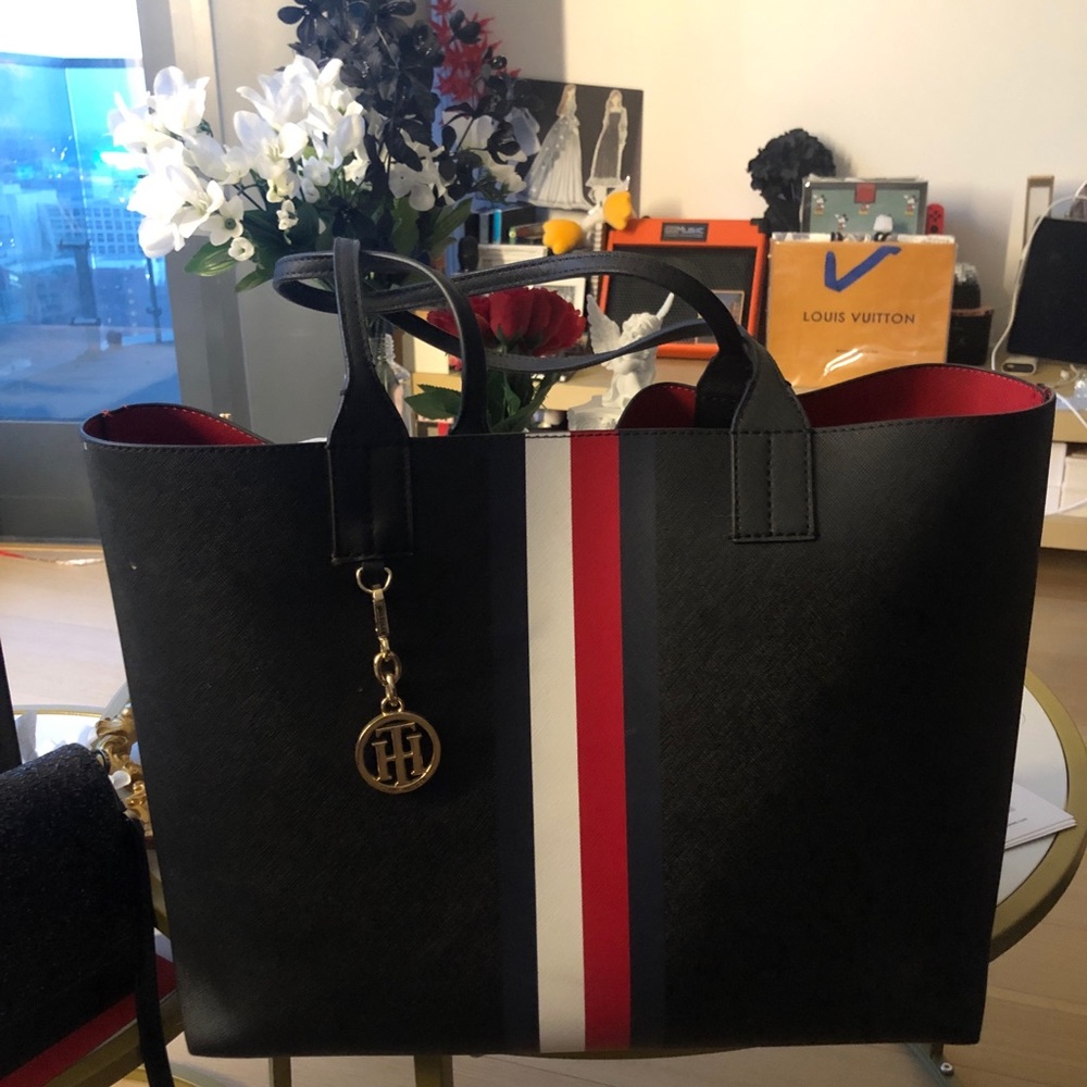 Large tote